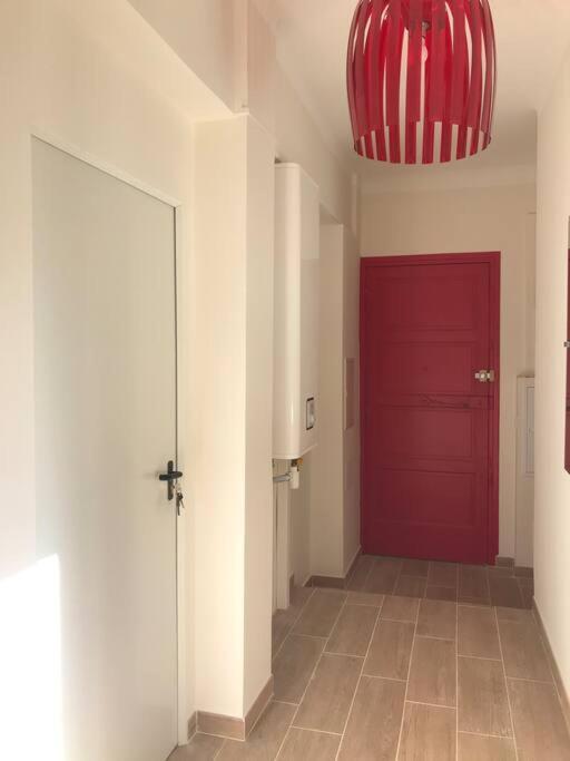 2 Pieces / Neuf - Centre - Place Miot / 1er Apartment *
